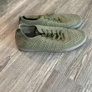 Suavs mens size 10.5 the zilker olive green